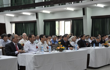 ສະເຫຼີມສະຫຼອງ 40 ປີ ແຫ່ງຫວຽດນາມເຂົ້າຮ່ວມ Olympic ເລກຄະນິດສາກົນ